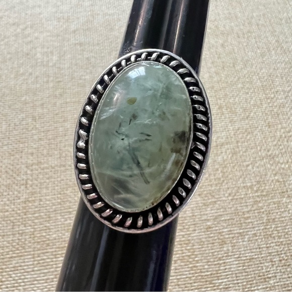 New Green Moss Prehnite Stone Crystal Silver Overlay Ring Size 8 - Picture 4 of 5